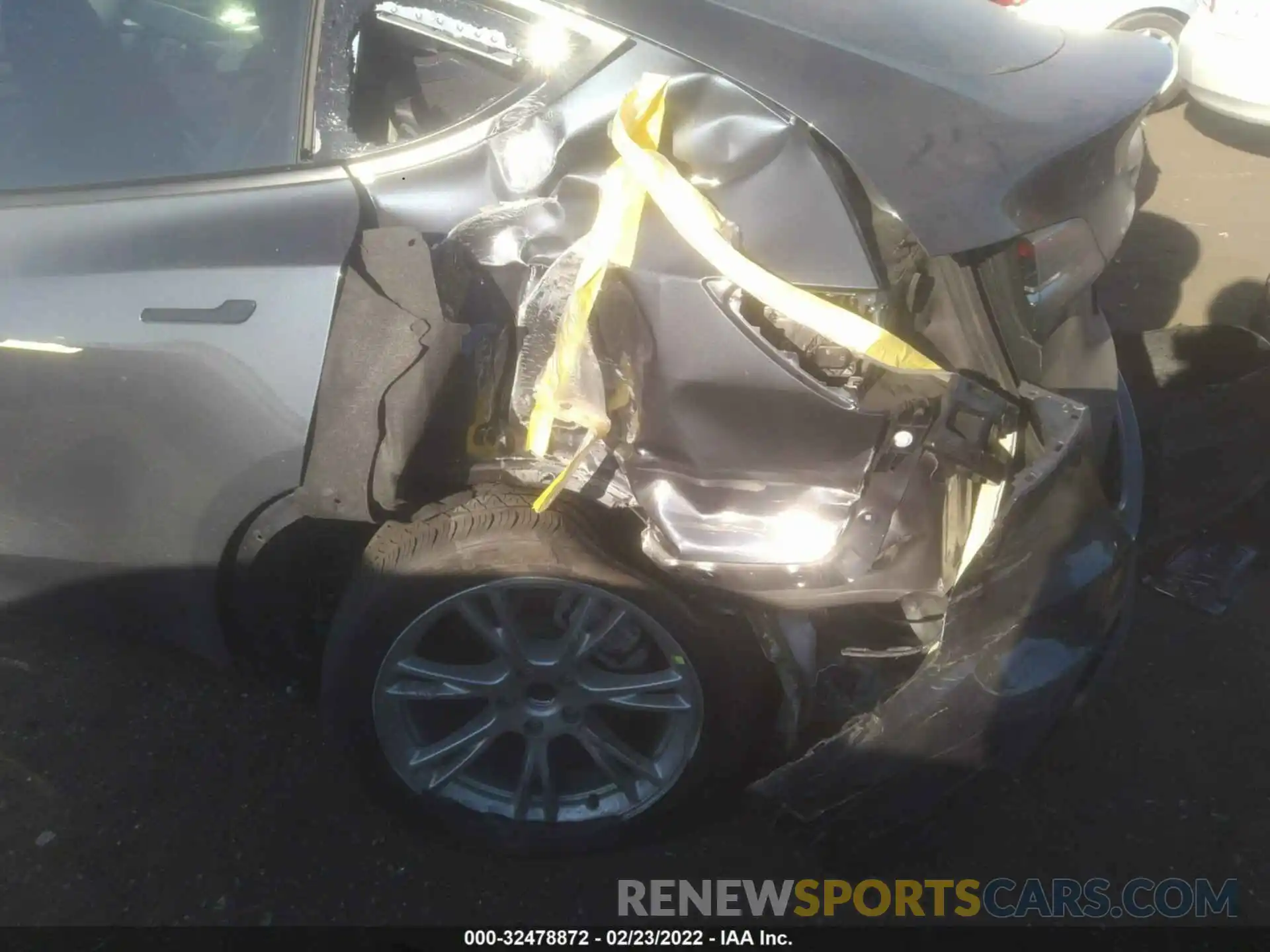 6 Photograph of a damaged car 5YJYGDEE7MF305898 TESLA MODEL Y 2021