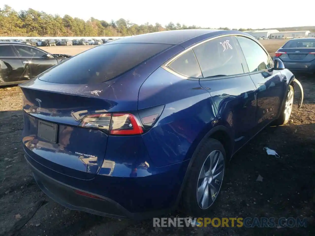 4 Photograph of a damaged car 5YJYGDEE8MF066698 TESLA MODEL Y 2021