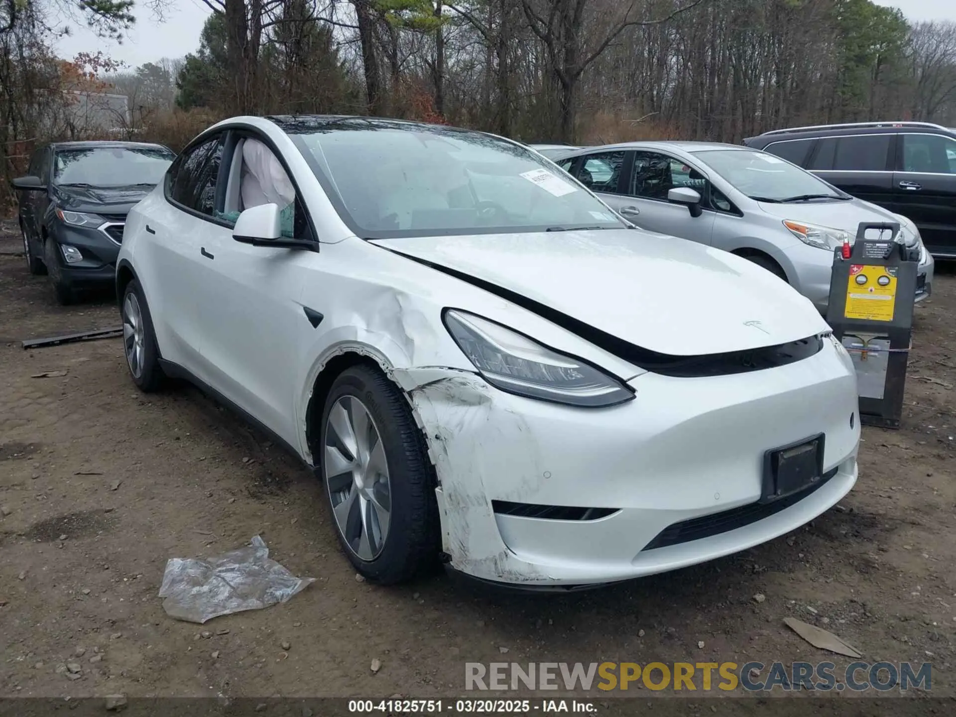 1 Photograph of a damaged car 5YJYGDEE8MF069391 TESLA MODEL Y 2021