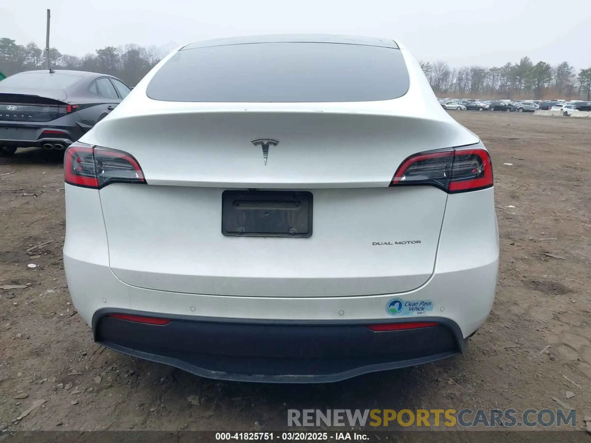 16 Photograph of a damaged car 5YJYGDEE8MF069391 TESLA MODEL Y 2021