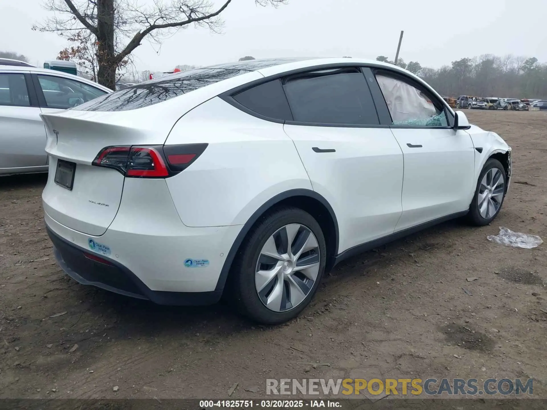 4 Photograph of a damaged car 5YJYGDEE8MF069391 TESLA MODEL Y 2021