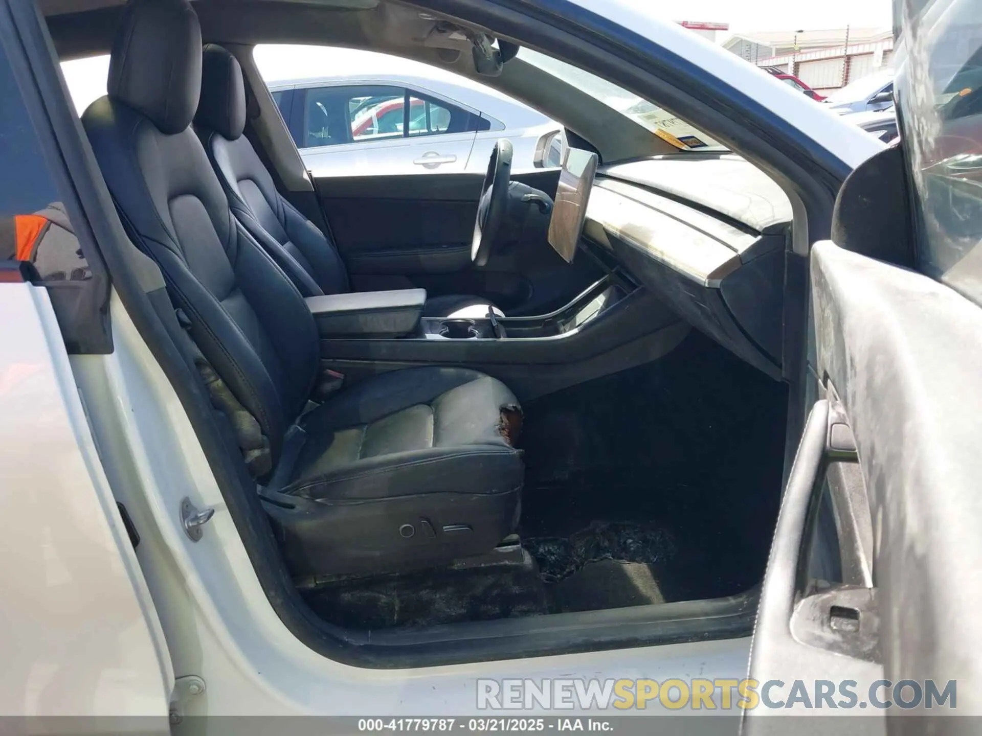 5 Photograph of a damaged car 5YJYGDEE8MF069679 TESLA MODEL Y 2021