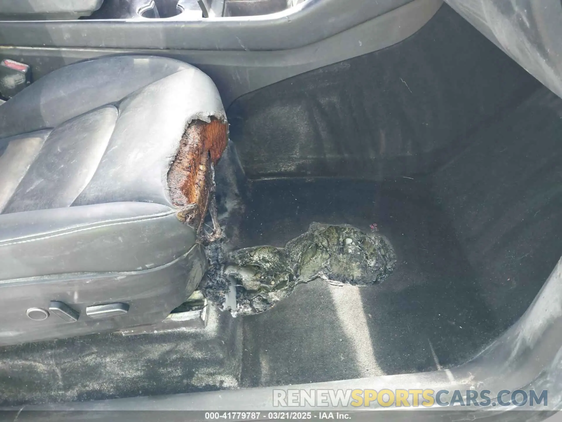 6 Photograph of a damaged car 5YJYGDEE8MF069679 TESLA MODEL Y 2021