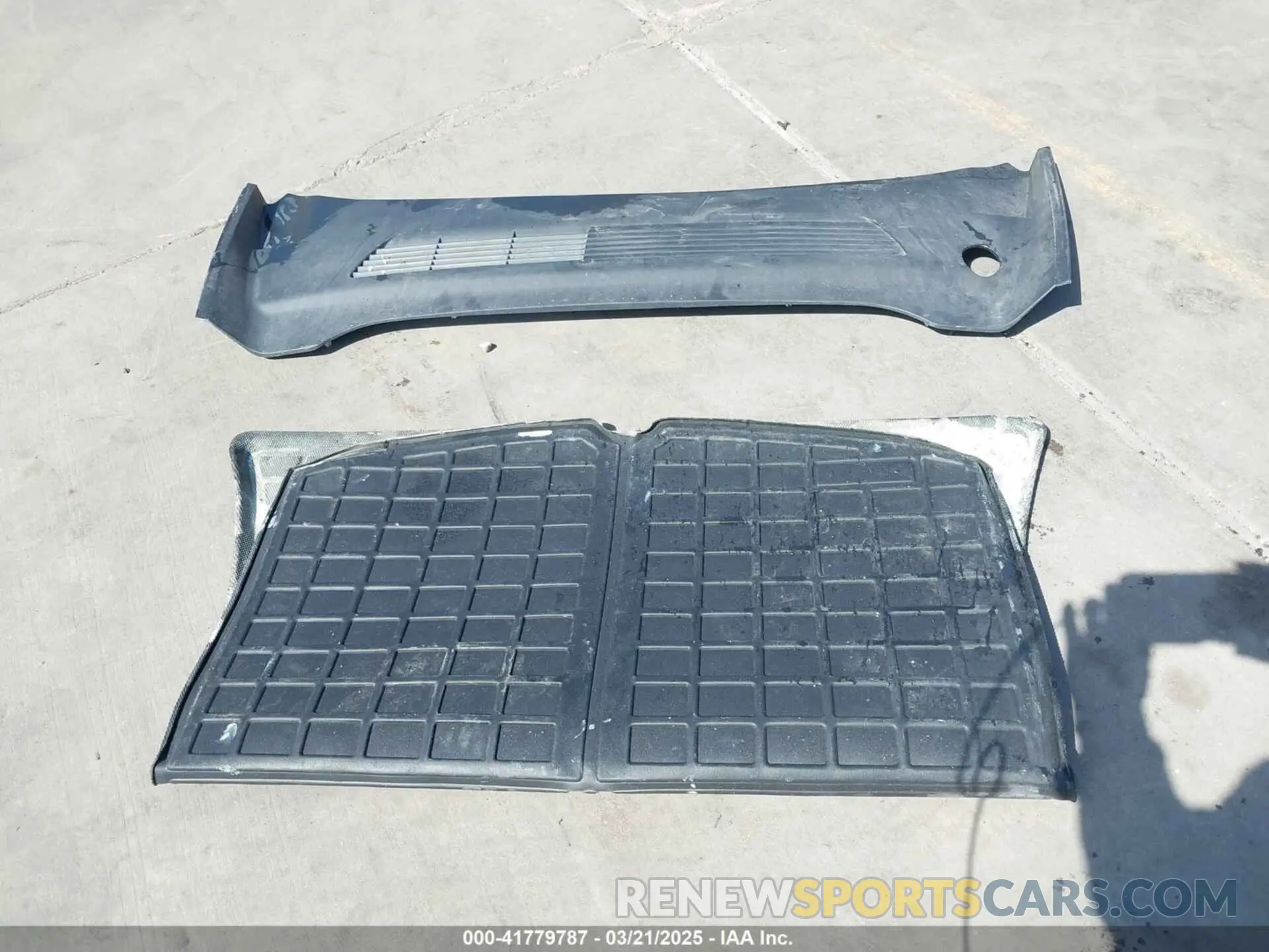 9 Photograph of a damaged car 5YJYGDEE8MF069679 TESLA MODEL Y 2021