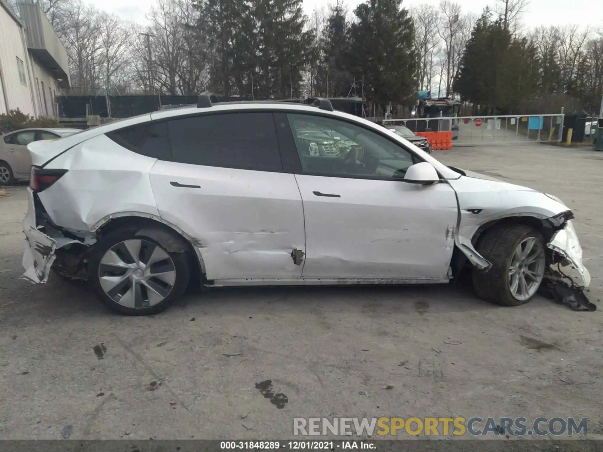 6 Photograph of a damaged car 5YJYGDEE8MF069861 TESLA MODEL Y 2021