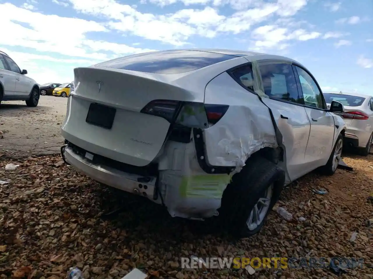 4 Photograph of a damaged car 5YJYGDEE8MF075207 TESLA MODEL Y 2021