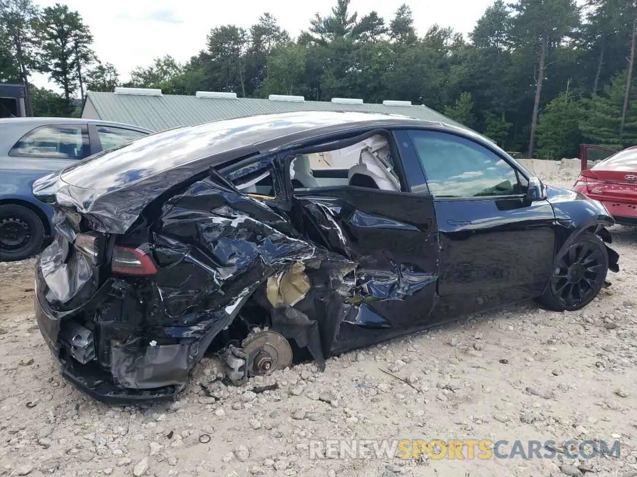 3 Photograph of a damaged car 5YJYGDEE8MF081122 TESLA MODEL Y 2021