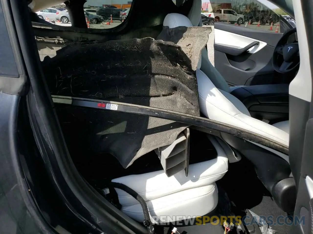 10 Photograph of a damaged car 5YJYGDEE8MF081346 TESLA MODEL Y 2021