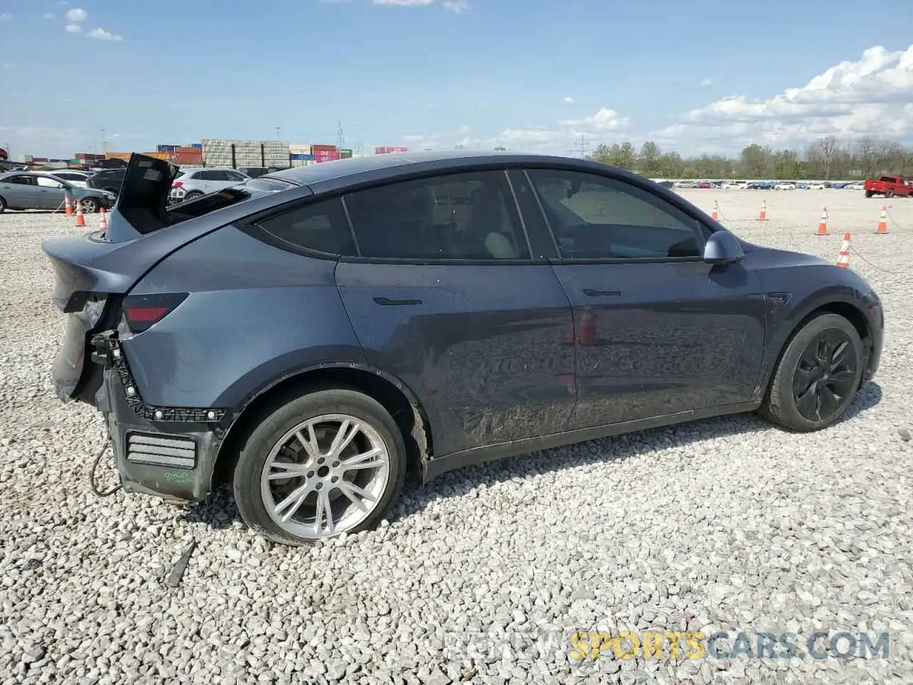 3 Photograph of a damaged car 5YJYGDEE8MF081346 TESLA MODEL Y 2021
