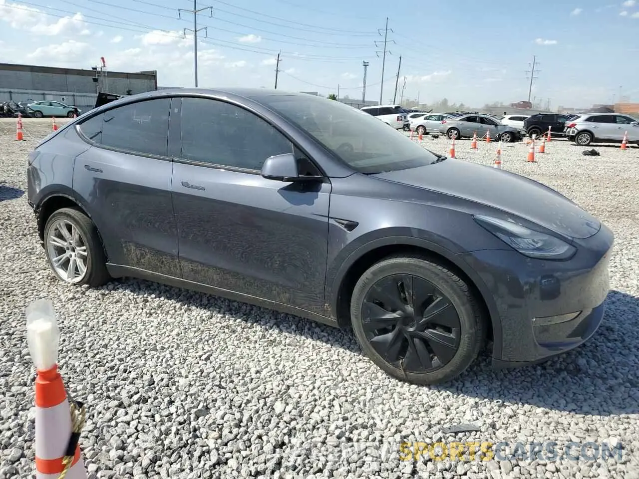 4 Photograph of a damaged car 5YJYGDEE8MF081346 TESLA MODEL Y 2021