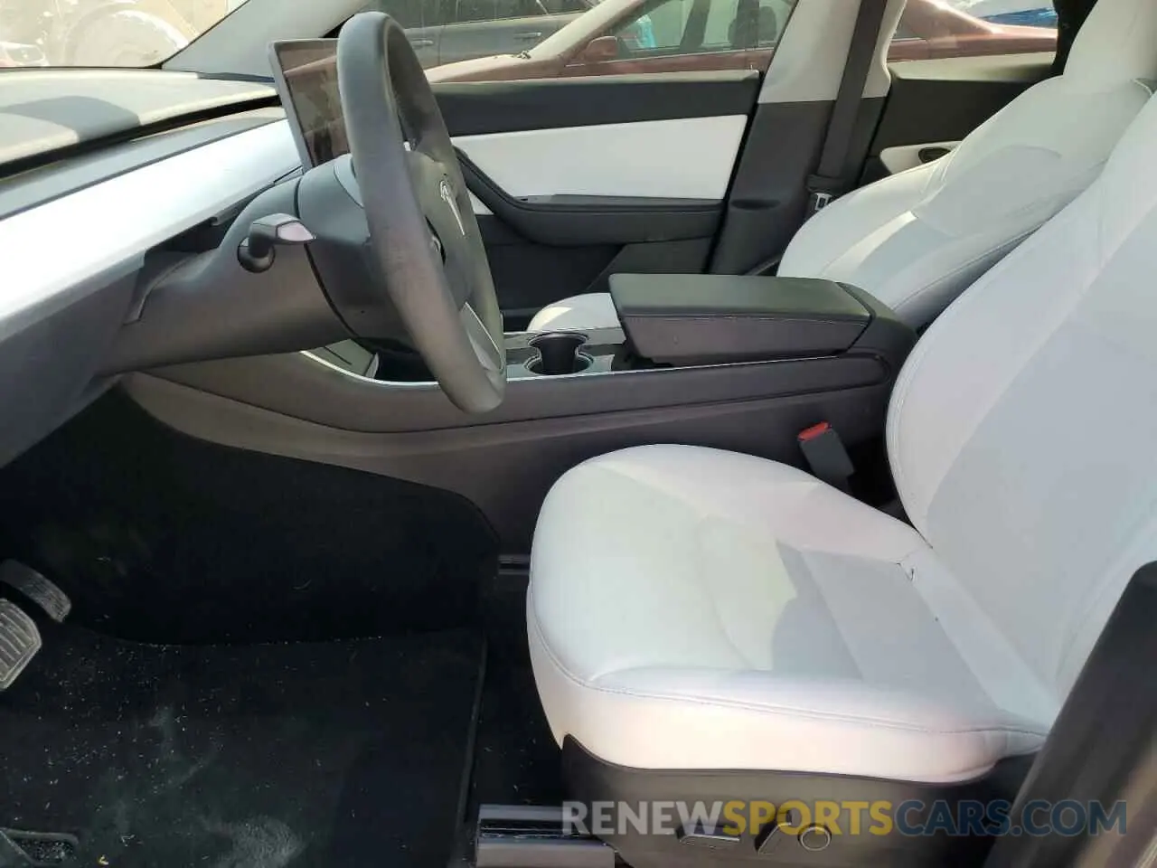 7 Photograph of a damaged car 5YJYGDEE8MF081346 TESLA MODEL Y 2021