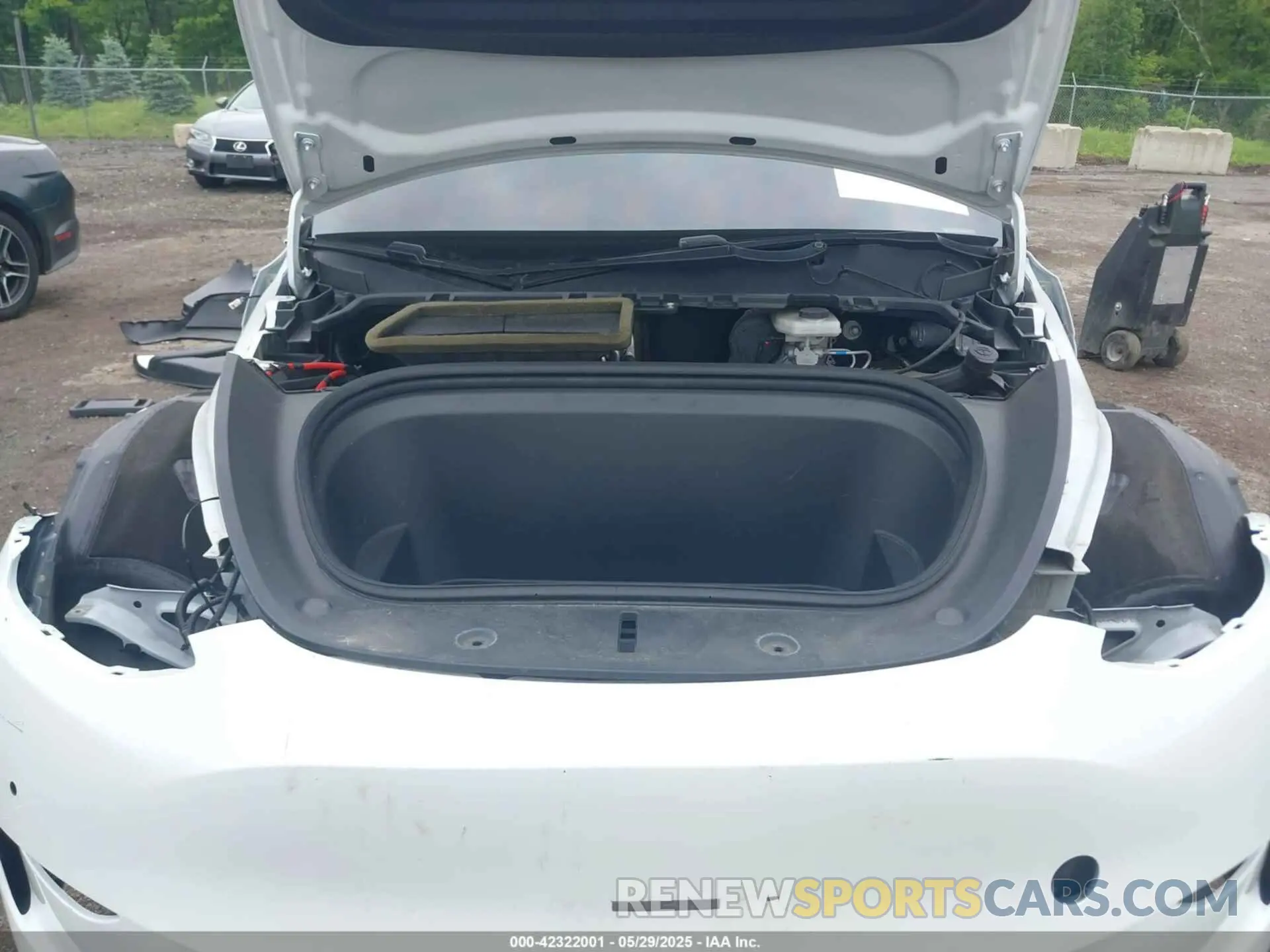10 Photograph of a damaged car 5YJYGDEE8MF085574 TESLA MODEL Y 2021