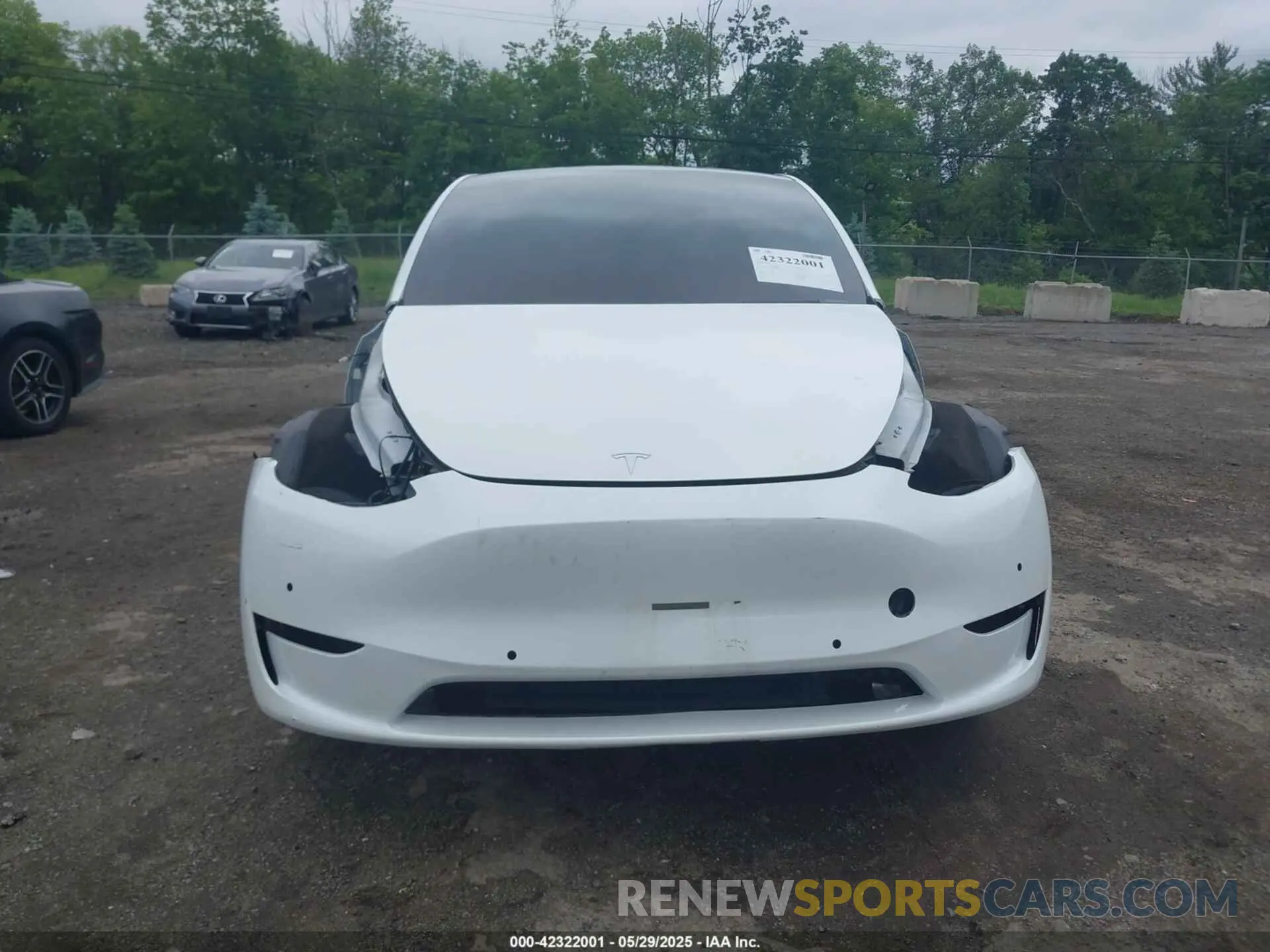 13 Photograph of a damaged car 5YJYGDEE8MF085574 TESLA MODEL Y 2021