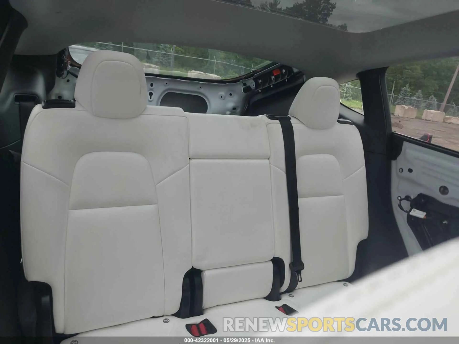 8 Photograph of a damaged car 5YJYGDEE8MF085574 TESLA MODEL Y 2021