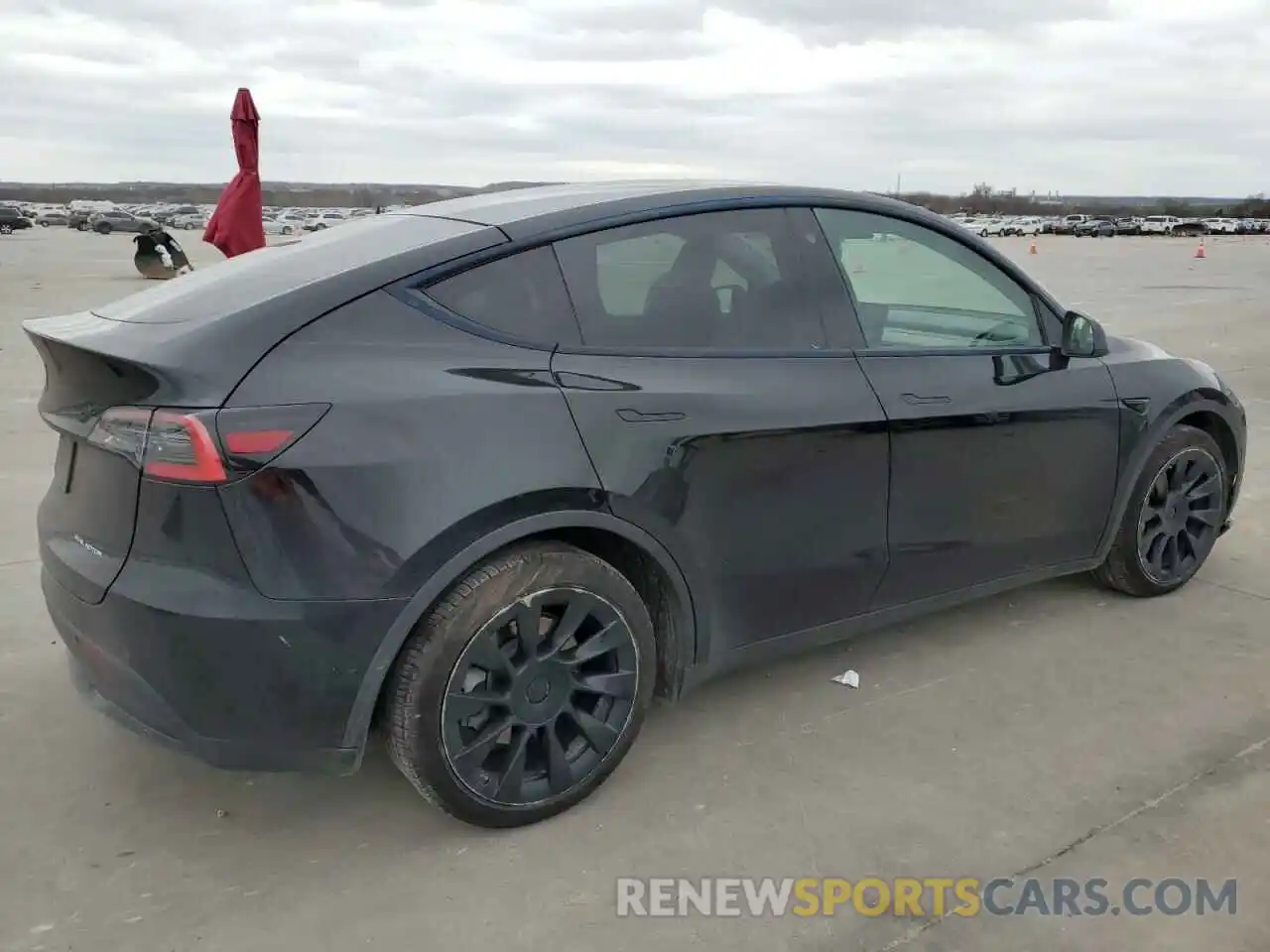 3 Photograph of a damaged car 5YJYGDEE8MF091925 TESLA MODEL Y 2021