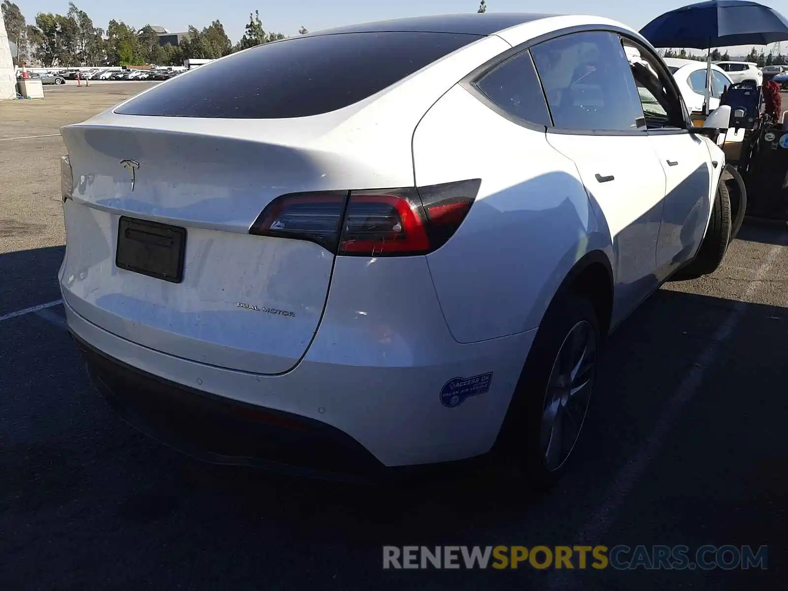 4 Photograph of a damaged car 5YJYGDEE8MF095117 TESLA MODEL Y 2021