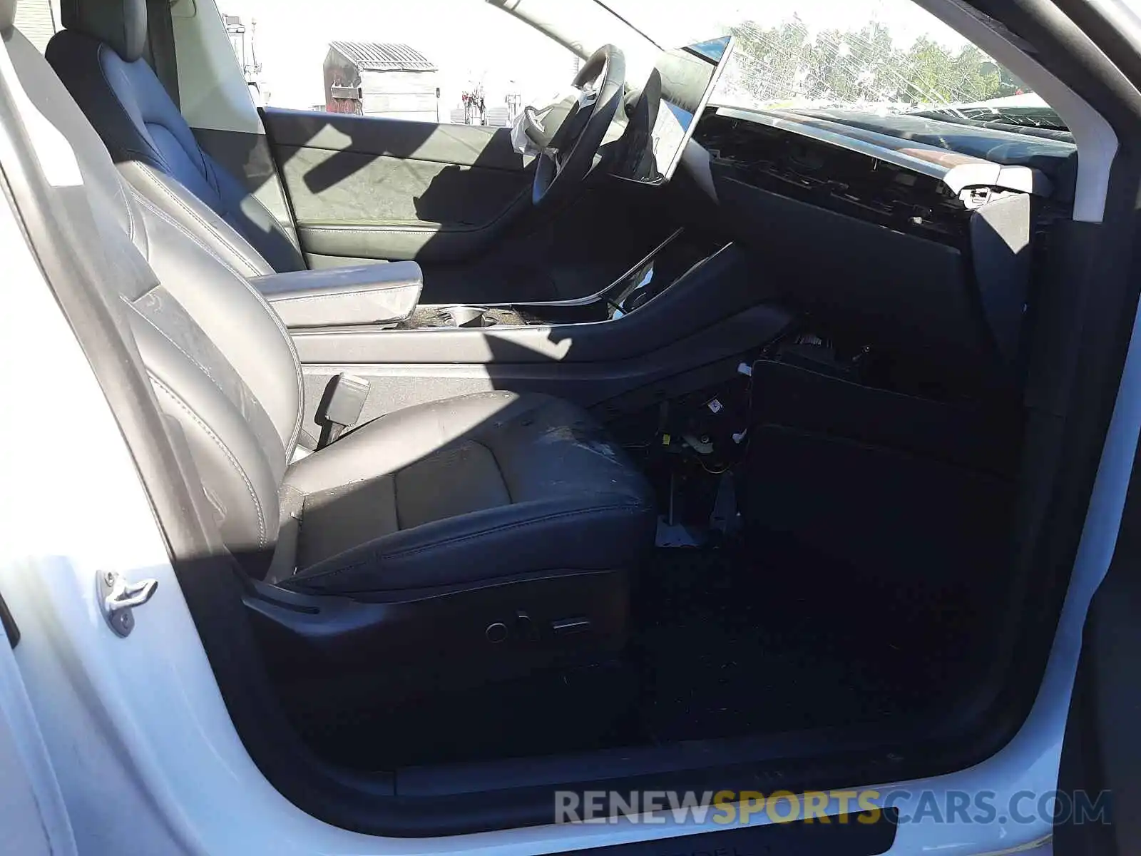 5 Photograph of a damaged car 5YJYGDEE8MF095117 TESLA MODEL Y 2021