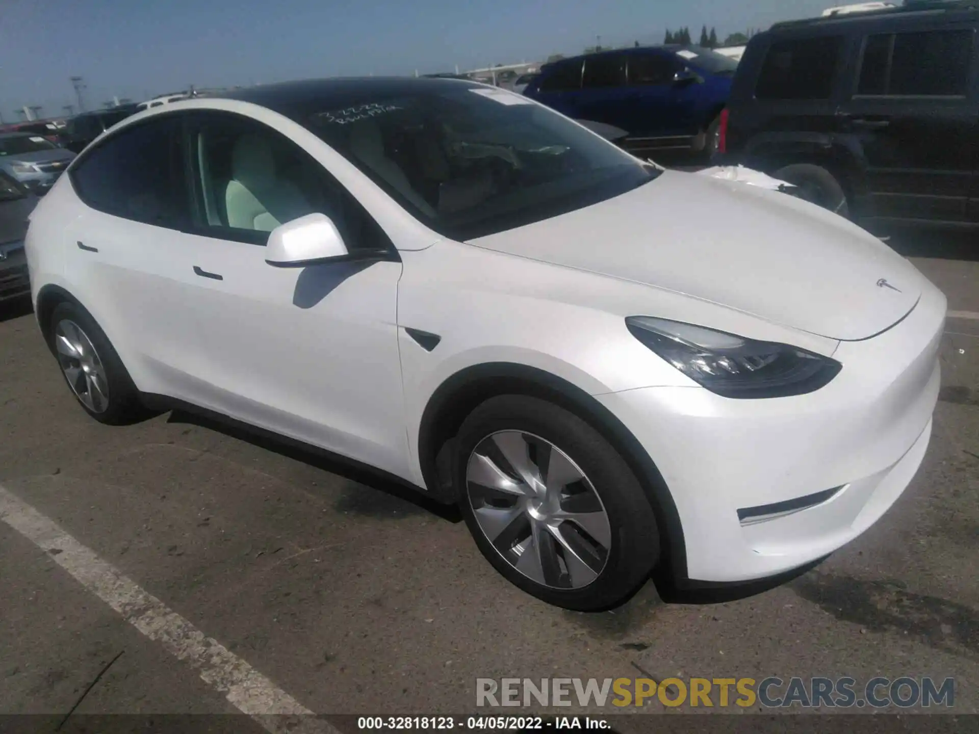 1 Photograph of a damaged car 5YJYGDEE8MF098695 TESLA MODEL Y 2021