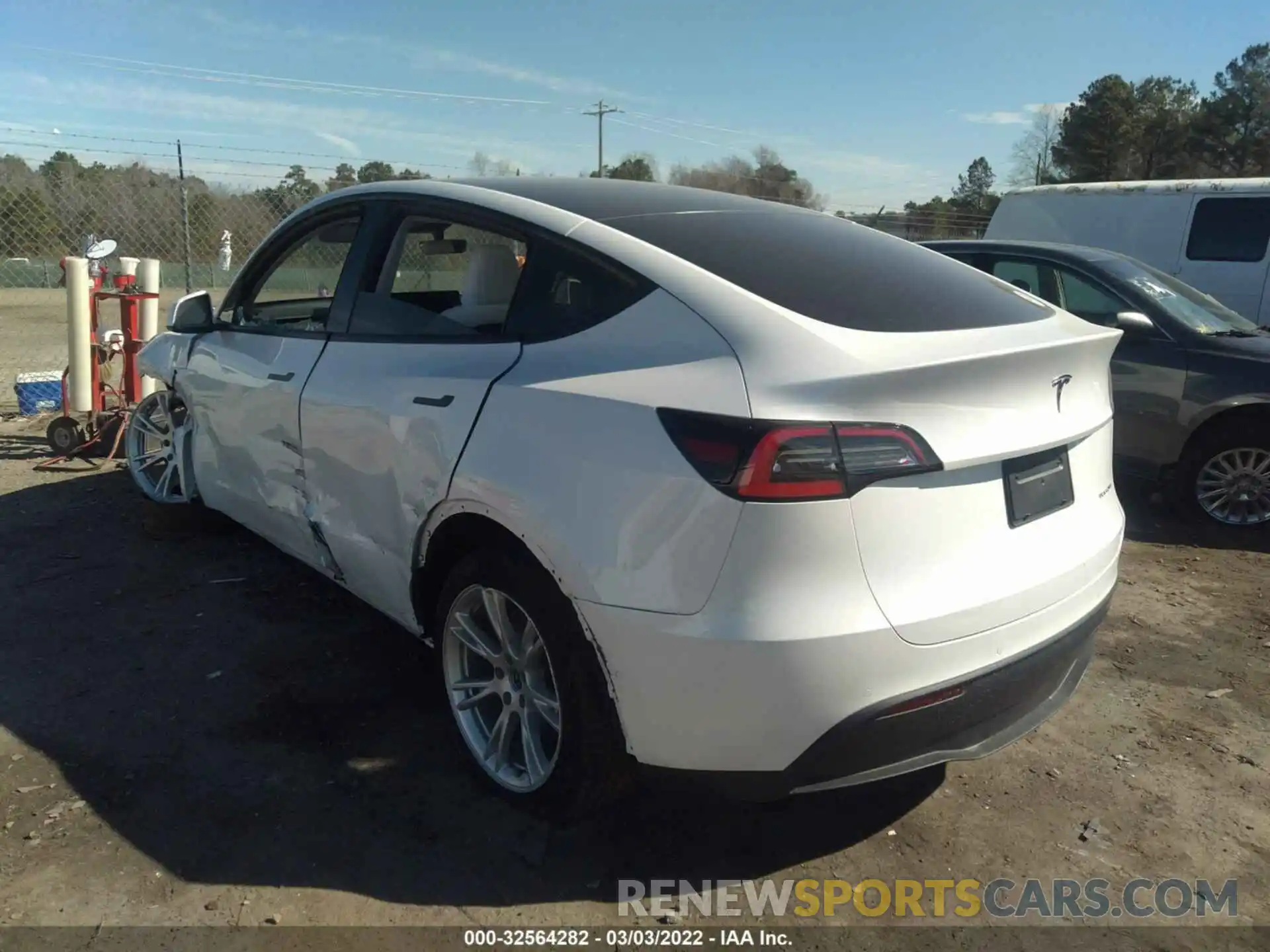 3 Photograph of a damaged car 5YJYGDEE8MF108643 TESLA MODEL Y 2021