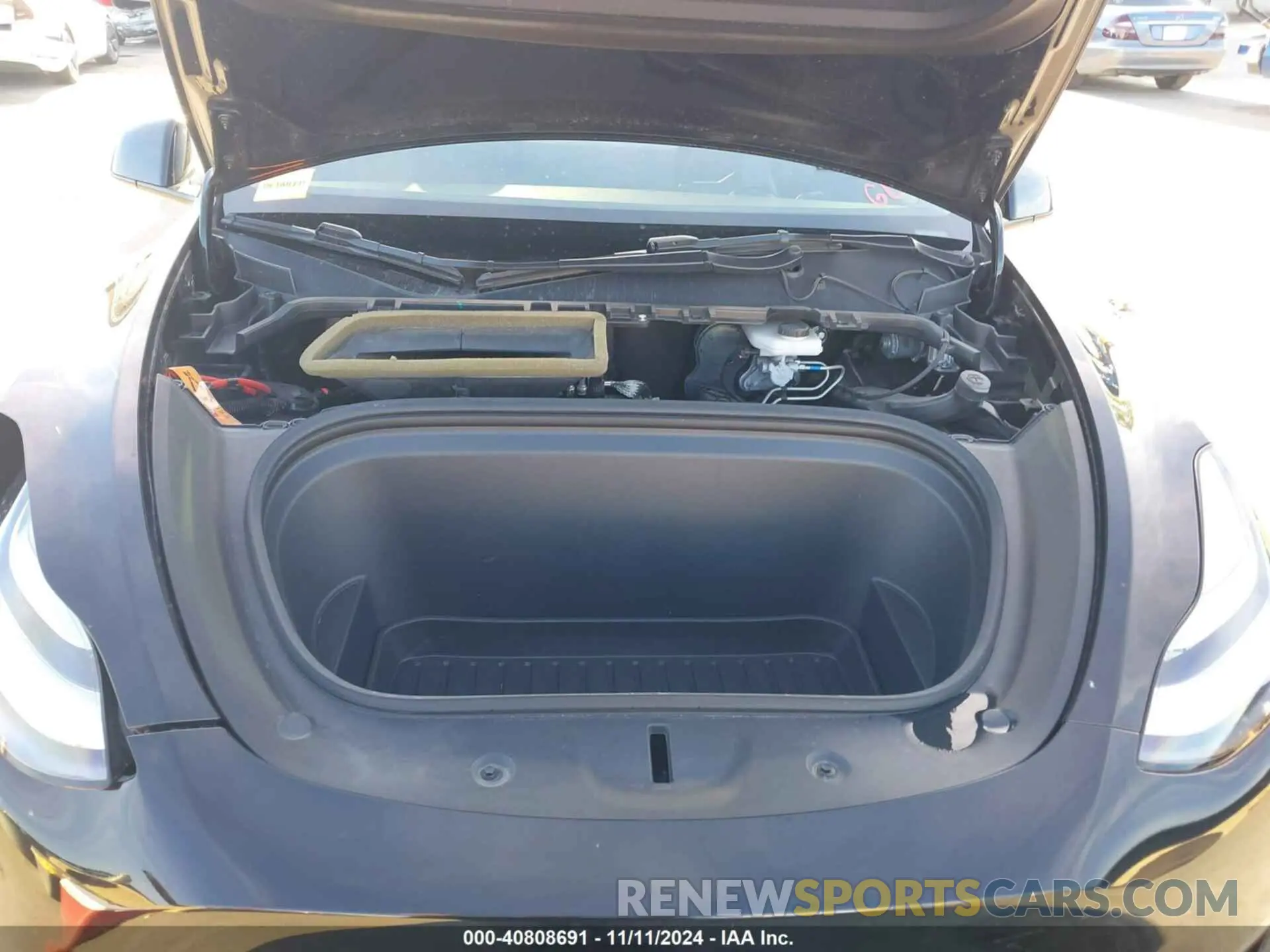 10 Photograph of a damaged car 5YJYGDEE8MF111798 TESLA MODEL Y 2021