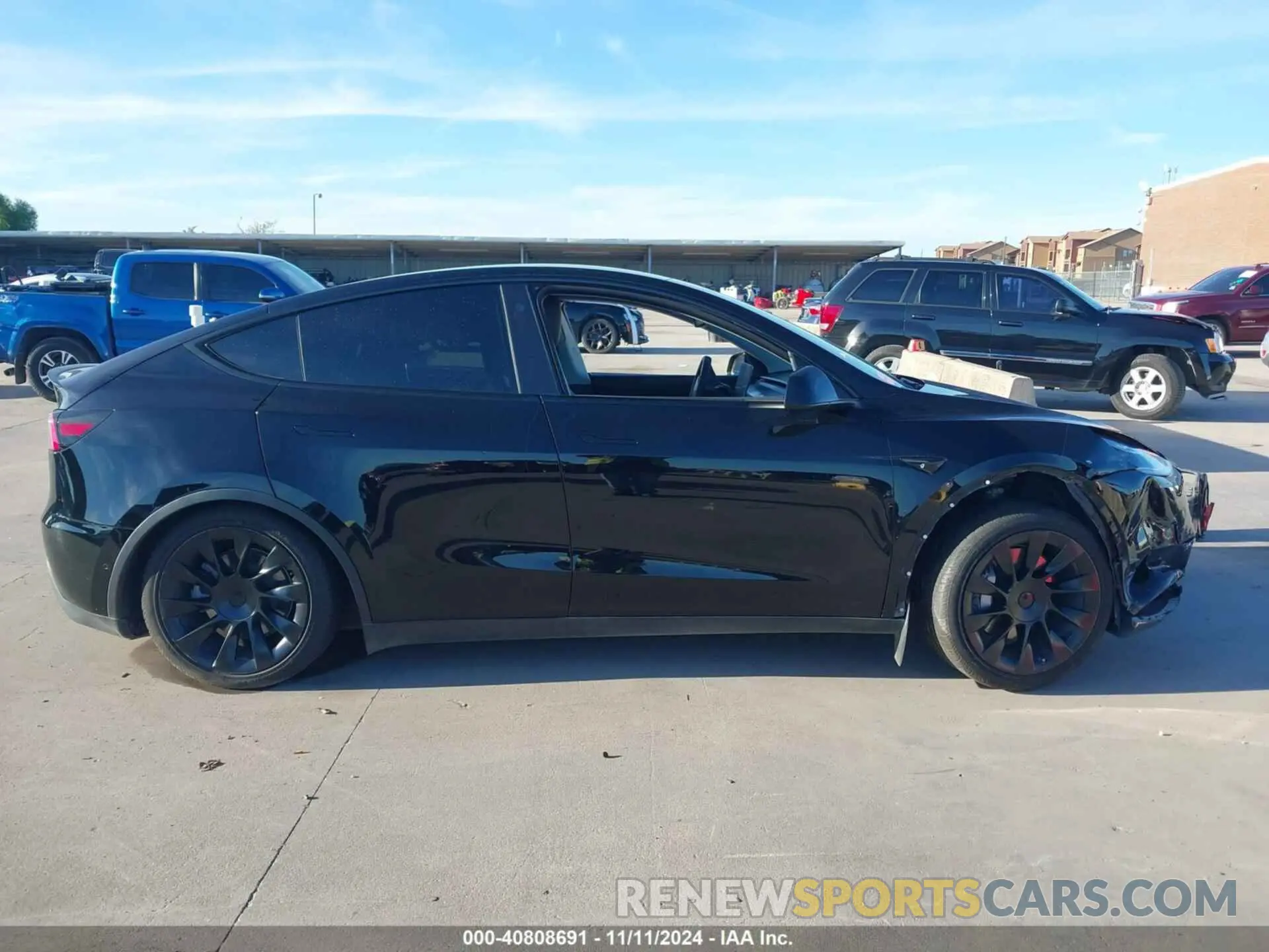 12 Photograph of a damaged car 5YJYGDEE8MF111798 TESLA MODEL Y 2021