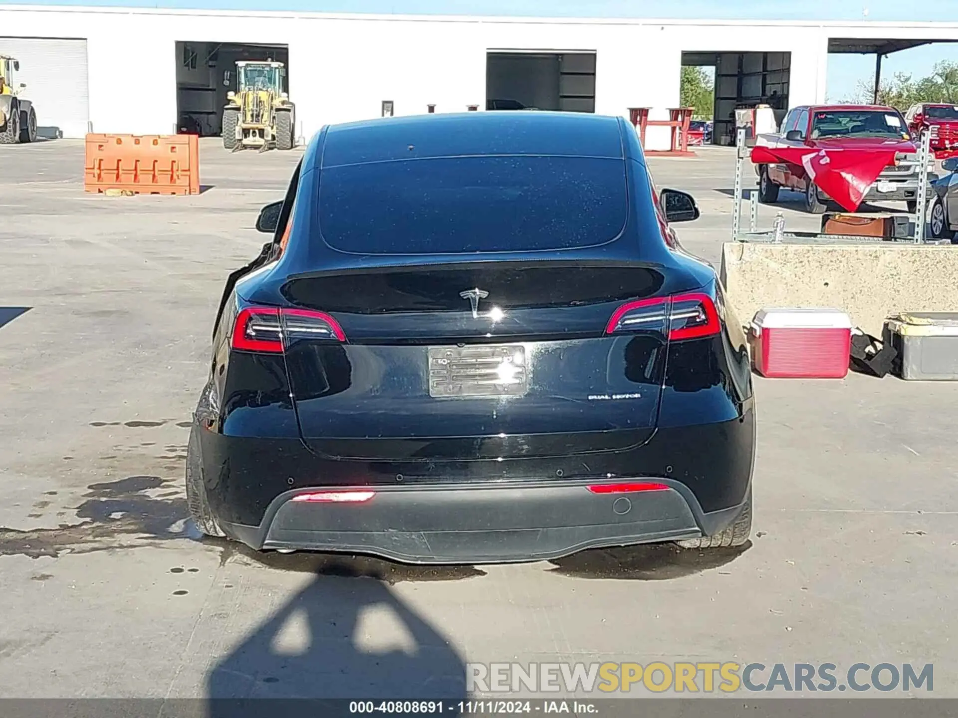 15 Photograph of a damaged car 5YJYGDEE8MF111798 TESLA MODEL Y 2021