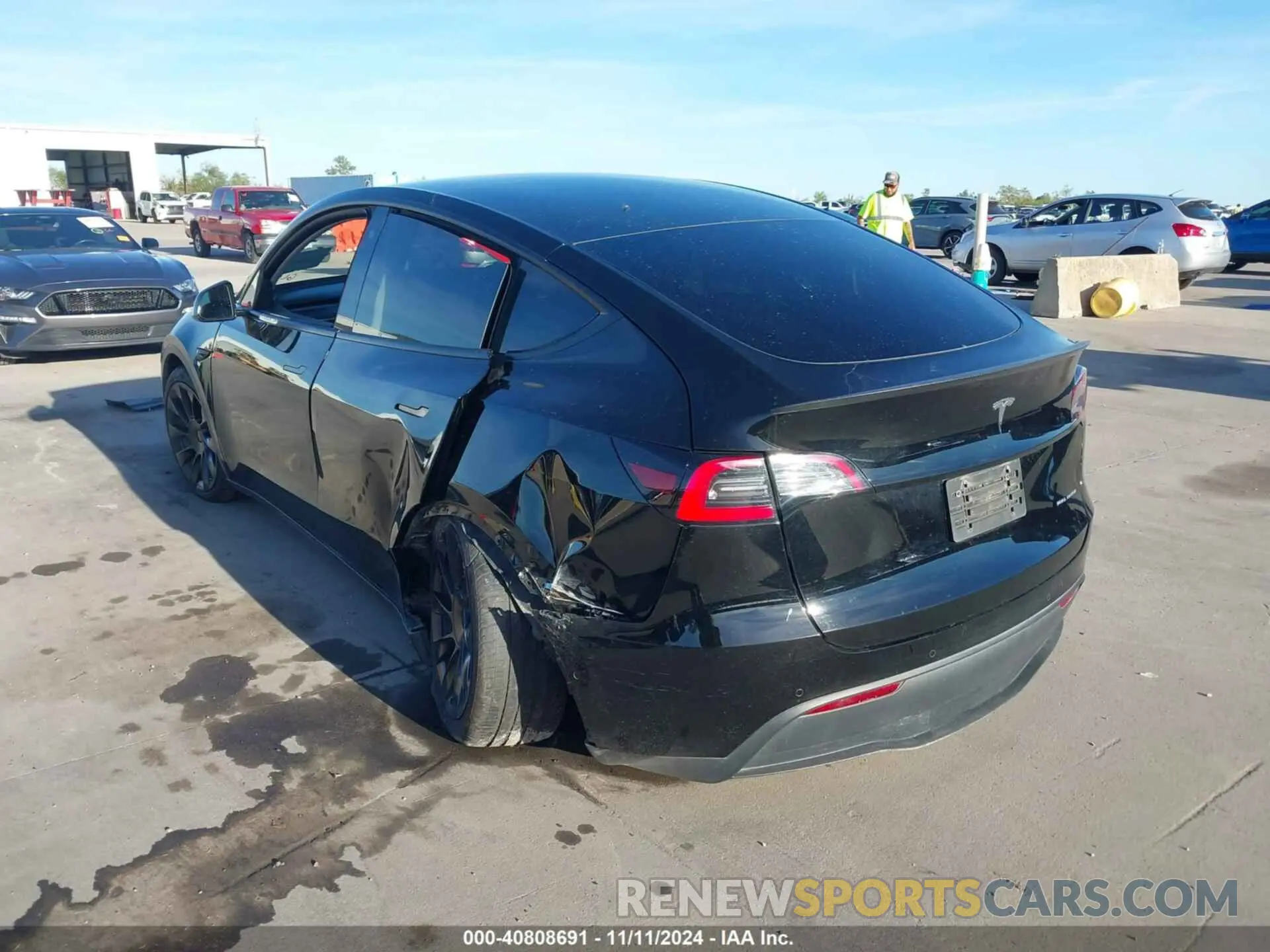 3 Photograph of a damaged car 5YJYGDEE8MF111798 TESLA MODEL Y 2021