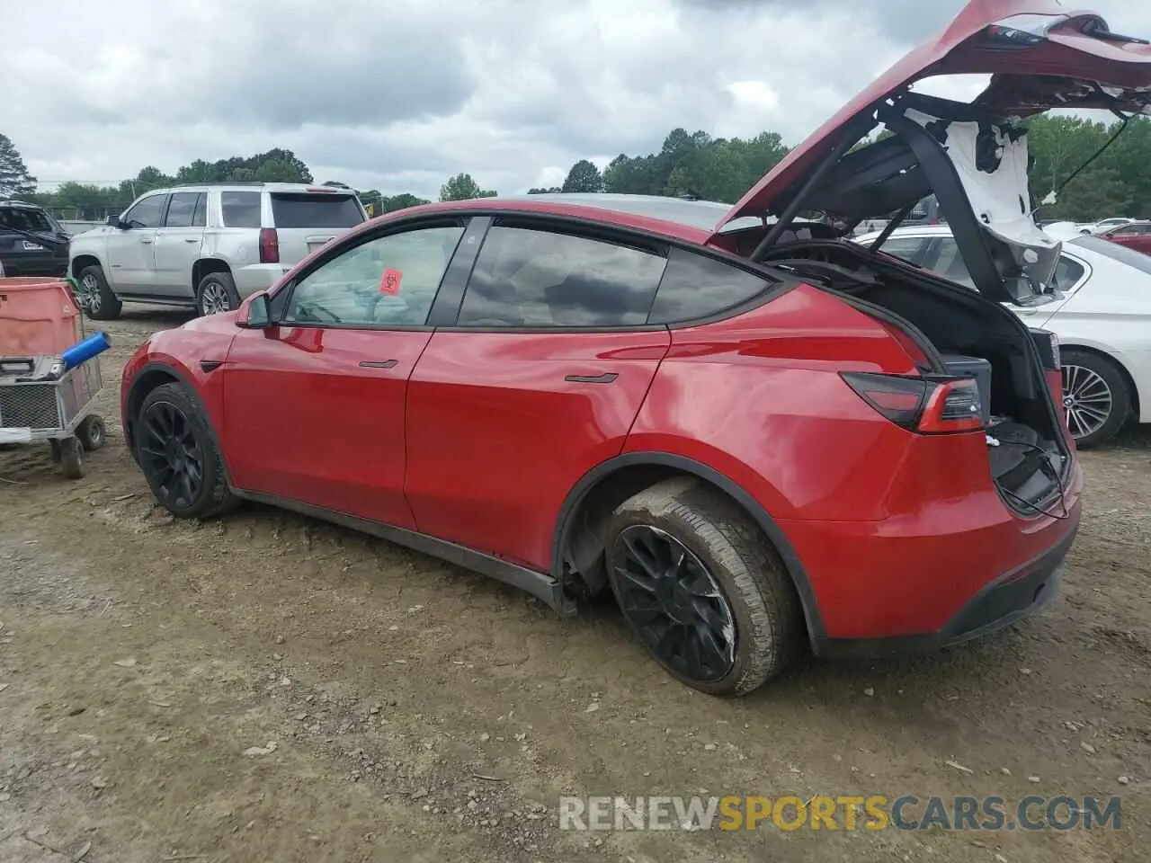 2 Photograph of a damaged car 5YJYGDEE8MF118377 TESLA MODEL Y 2021