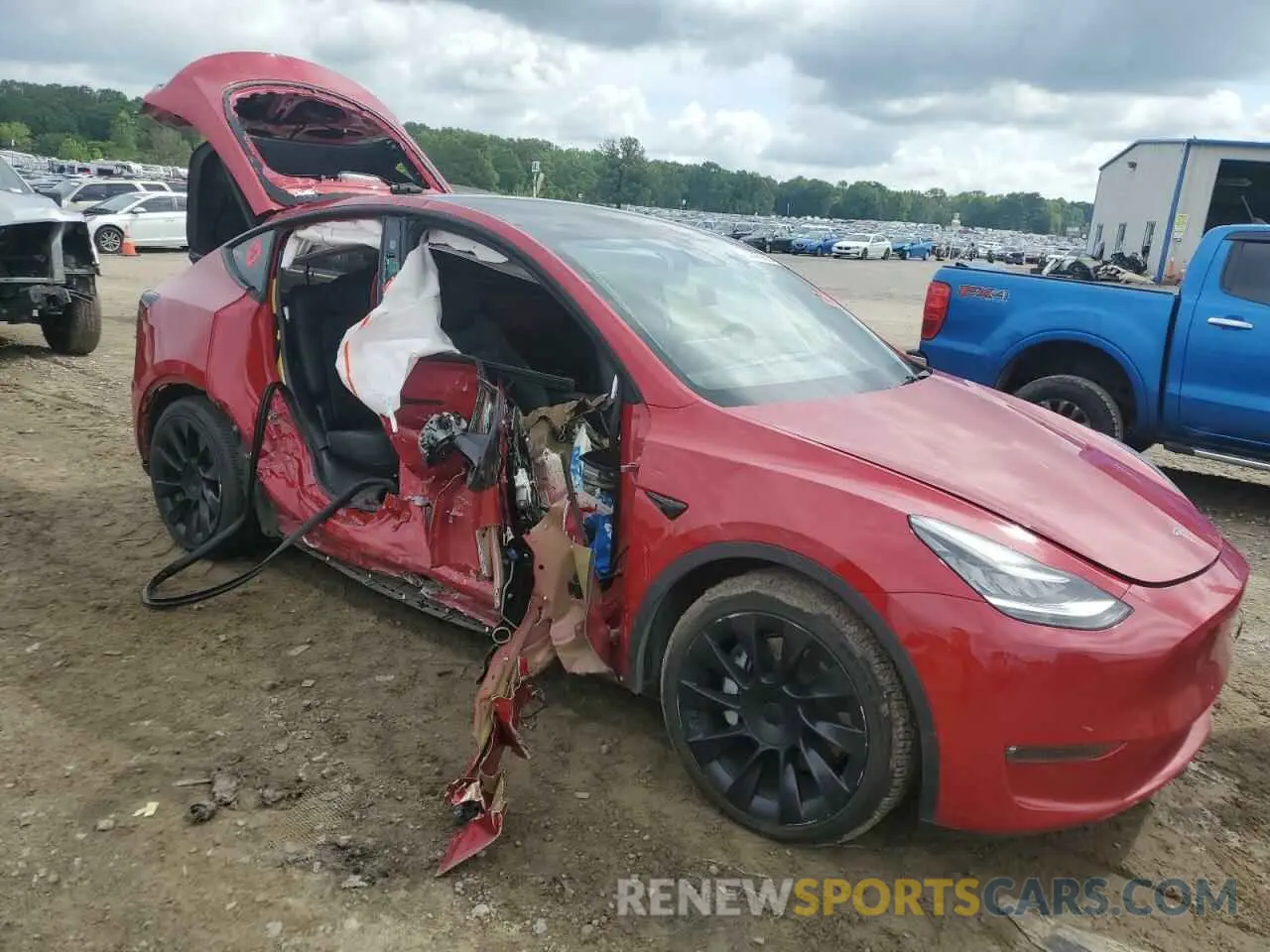 4 Photograph of a damaged car 5YJYGDEE8MF118377 TESLA MODEL Y 2021