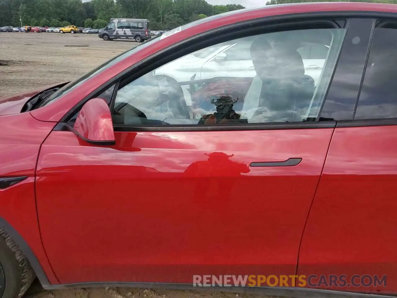 7 Photograph of a damaged car 5YJYGDEE8MF118377 TESLA MODEL Y 2021
