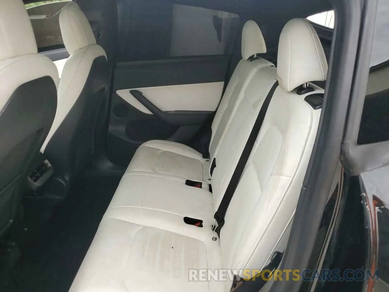 10 Photograph of a damaged car 5YJYGDEE8MF120291 TESLA MODEL Y 2021