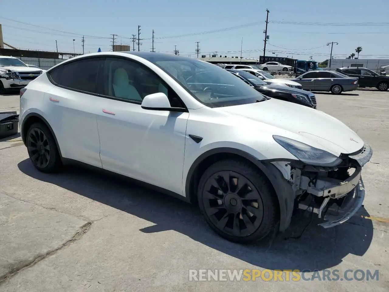 4 Photograph of a damaged car 5YJYGDEE8MF121053 TESLA MODEL Y 2021
