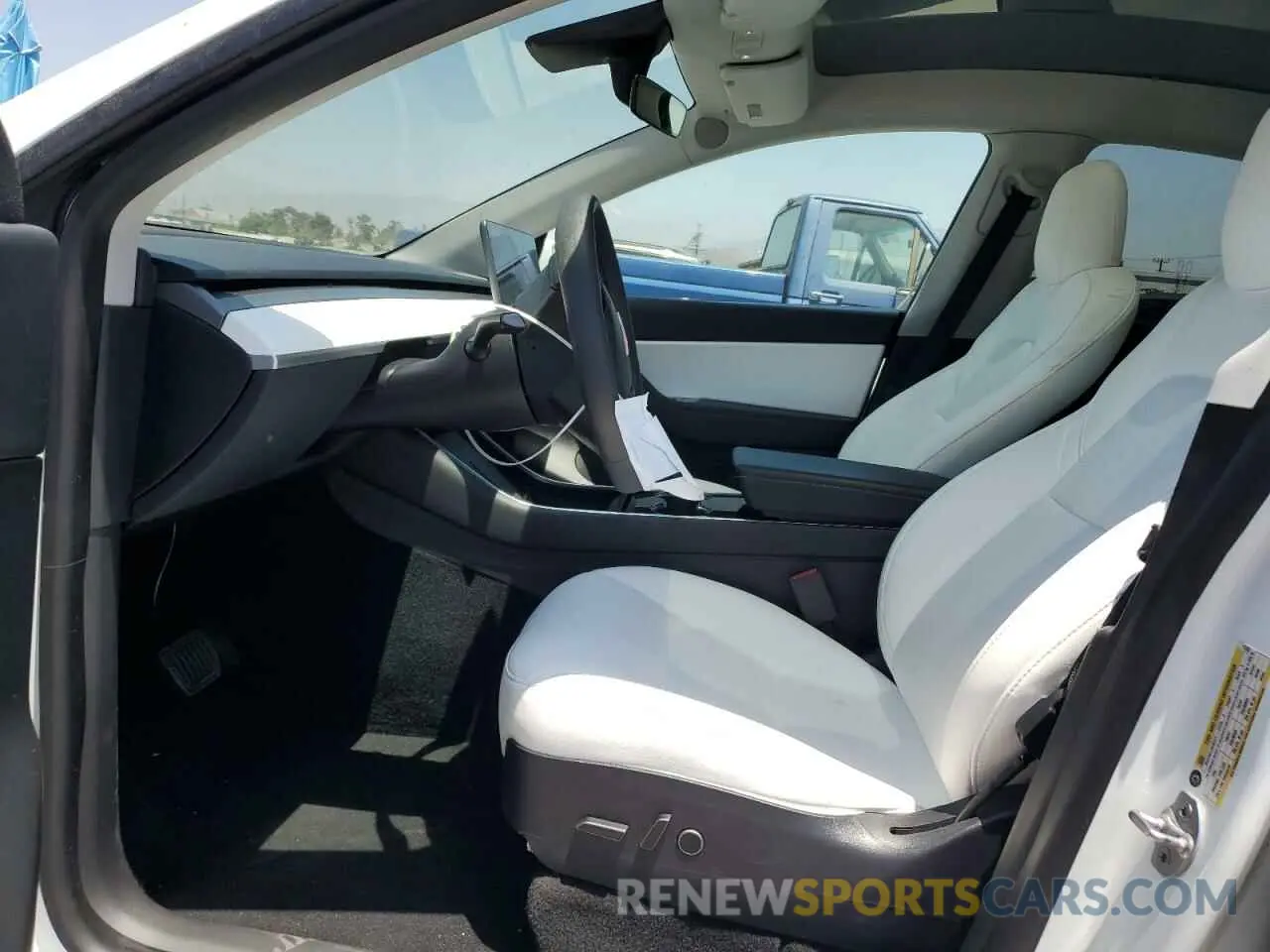 7 Photograph of a damaged car 5YJYGDEE8MF121053 TESLA MODEL Y 2021