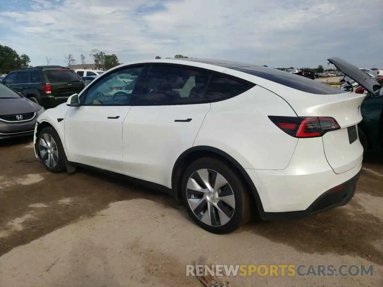 2 Photograph of a damaged car 5YJYGDEE8MF122686 TESLA MODEL Y 2021