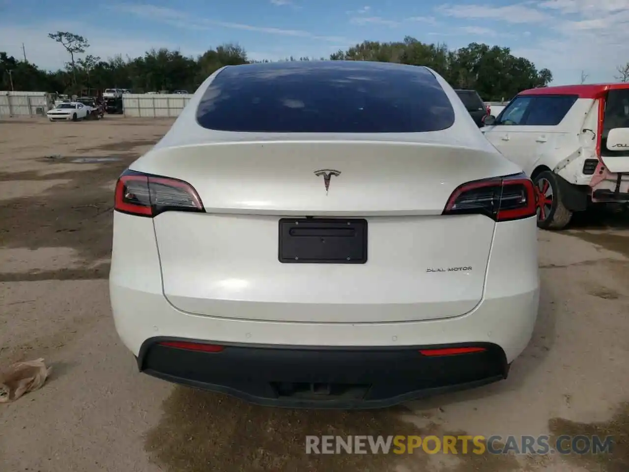 6 Photograph of a damaged car 5YJYGDEE8MF122686 TESLA MODEL Y 2021