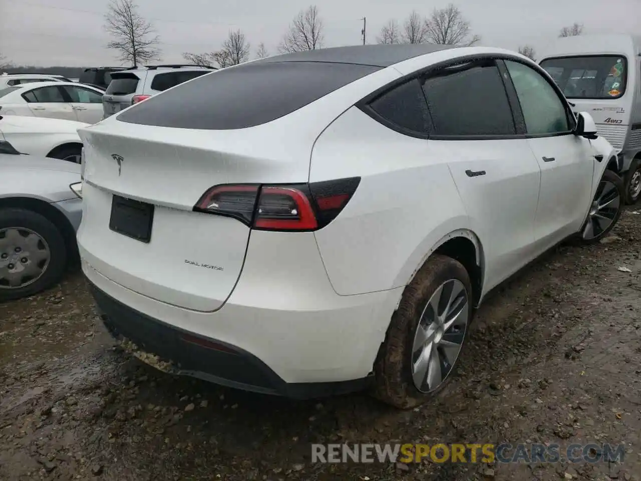 10 Photograph of a damaged car 5YJYGDEE8MF124938 TESLA MODEL Y 2021