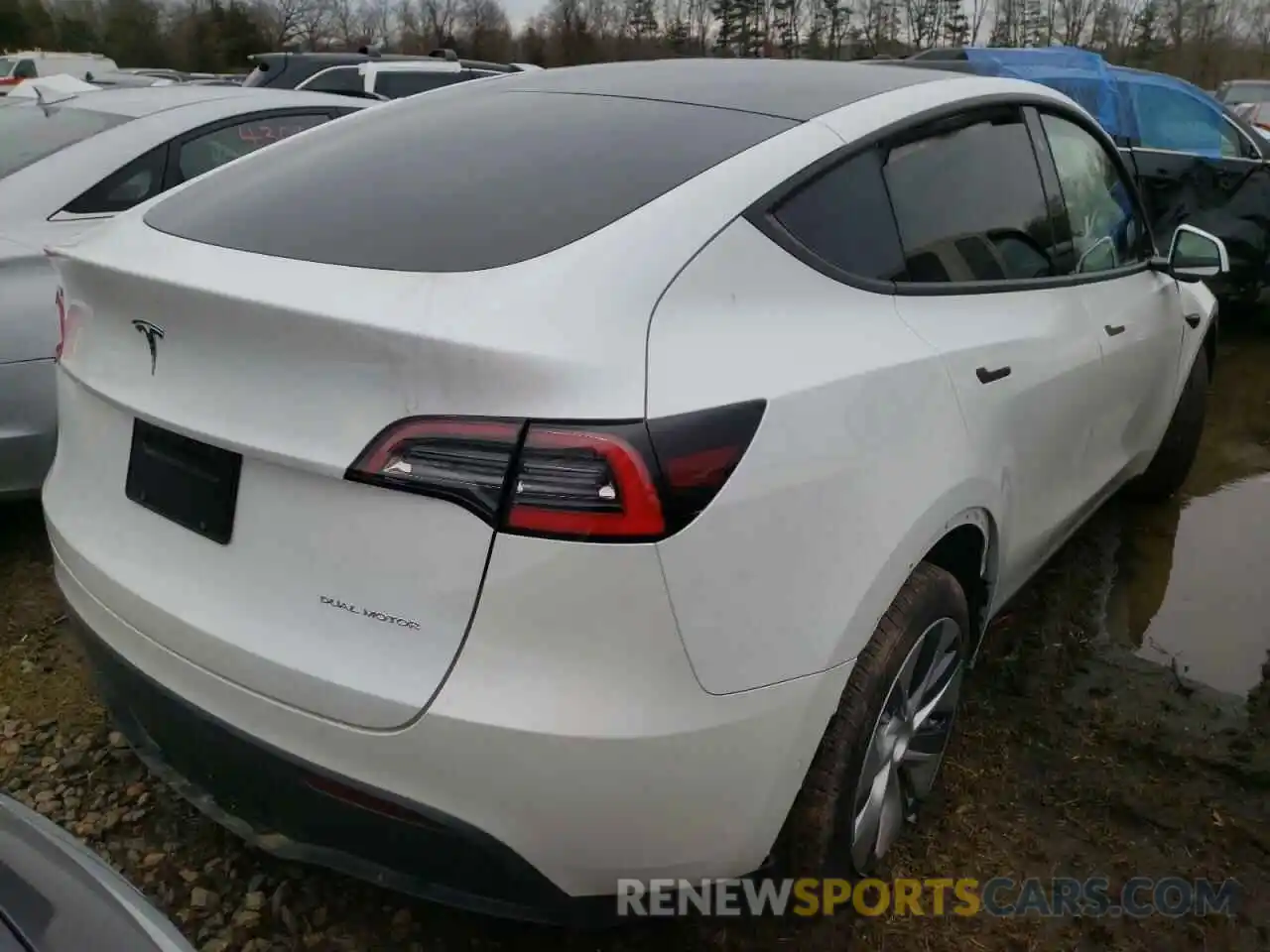 4 Photograph of a damaged car 5YJYGDEE8MF124938 TESLA MODEL Y 2021