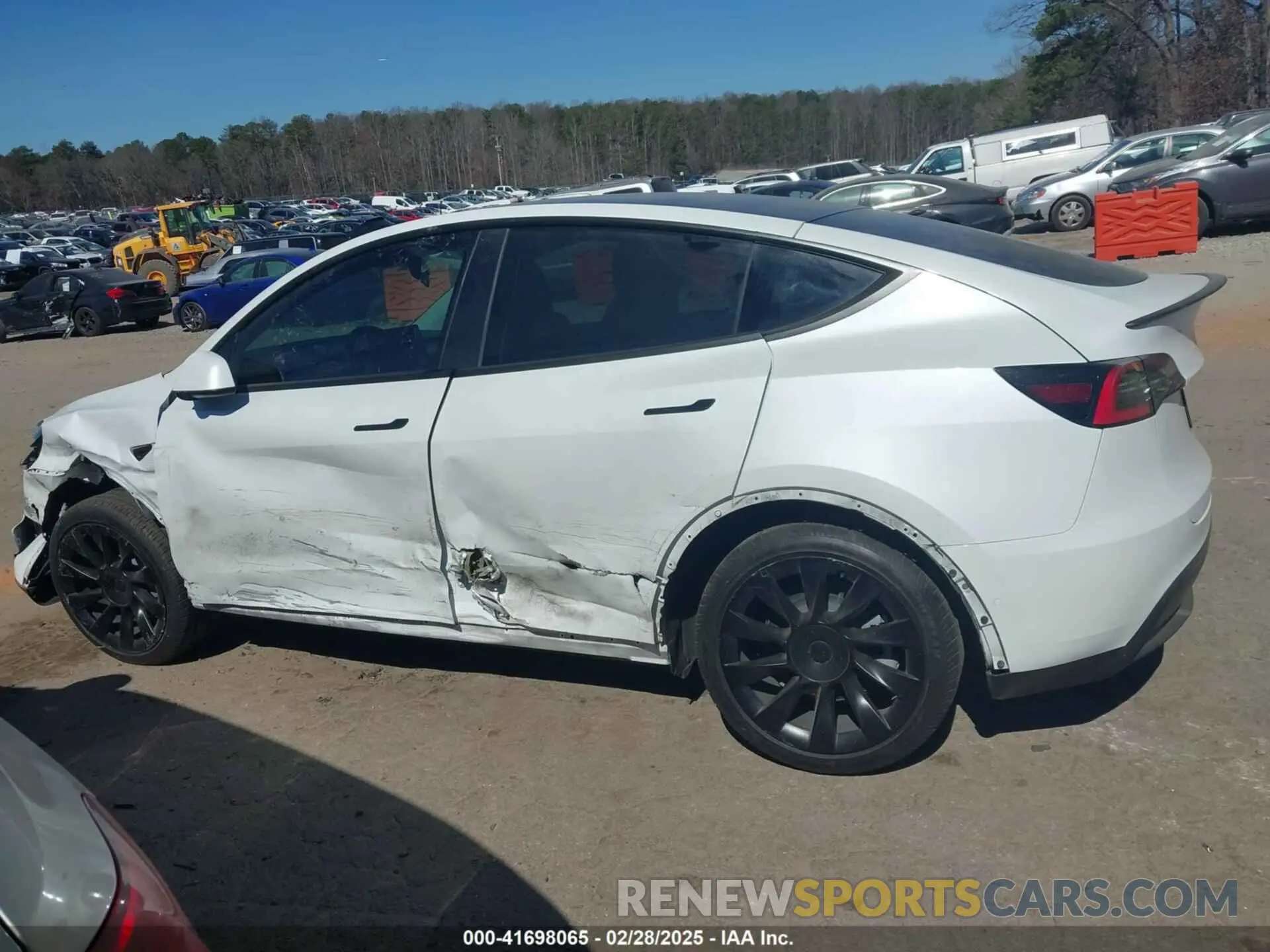 13 Photograph of a damaged car 5YJYGDEE8MF125104 TESLA MODEL Y 2021