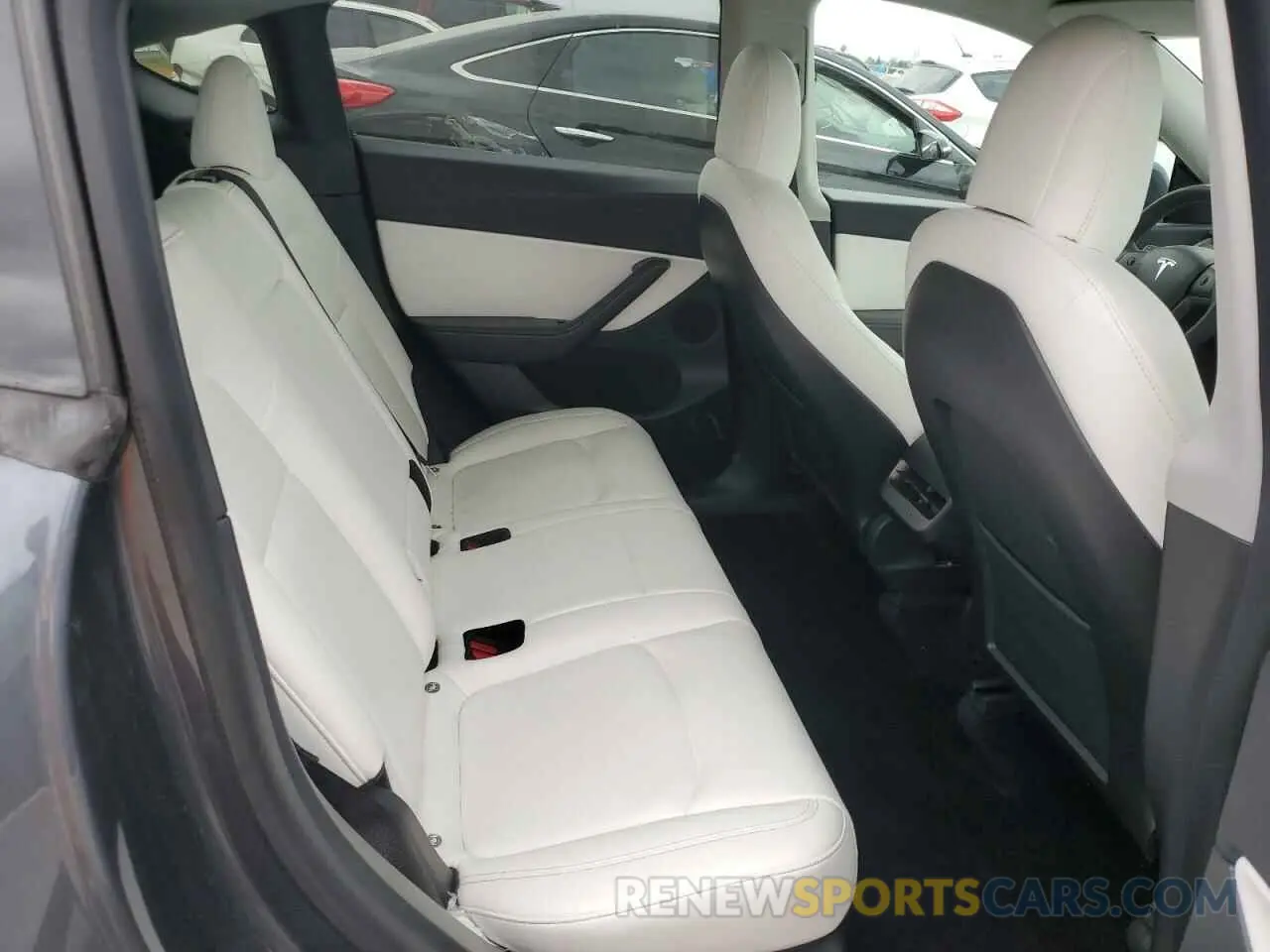 10 Photograph of a damaged car 5YJYGDEE8MF139620 TESLA MODEL Y 2021
