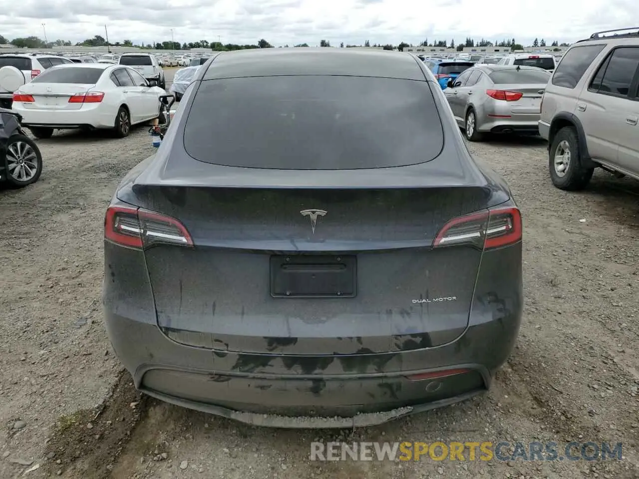 6 Photograph of a damaged car 5YJYGDEE8MF139620 TESLA MODEL Y 2021