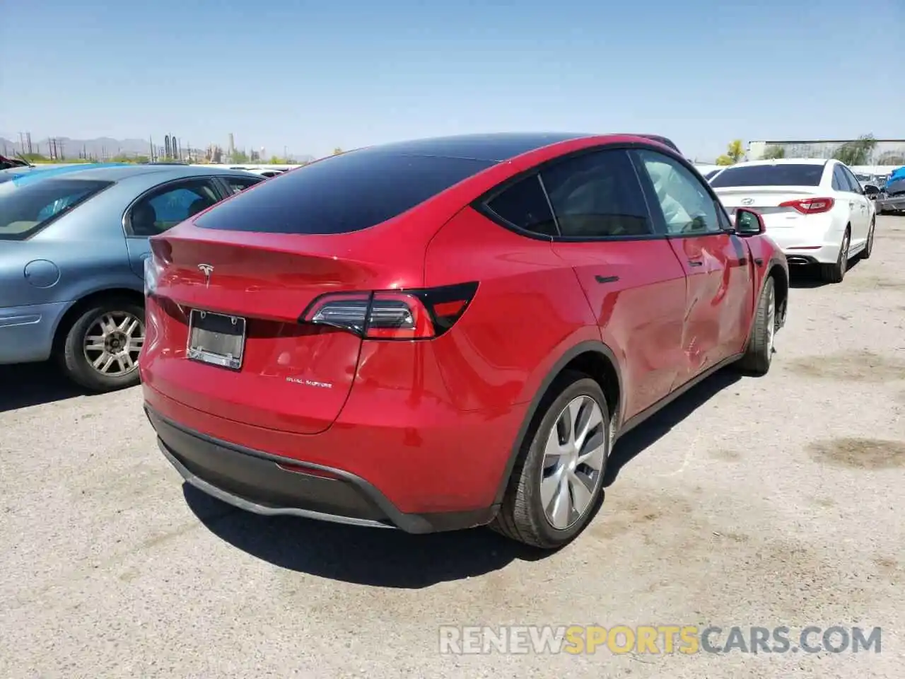 4 Photograph of a damaged car 5YJYGDEE8MF141903 TESLA MODEL Y 2021