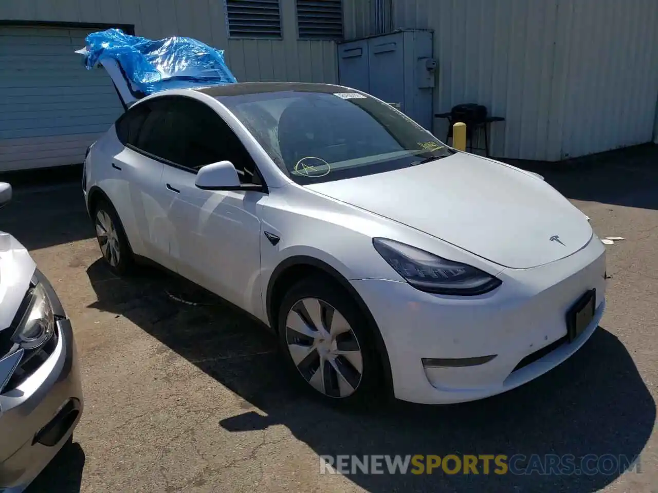 1 Photograph of a damaged car 5YJYGDEE8MF160239 TESLA MODEL Y 2021