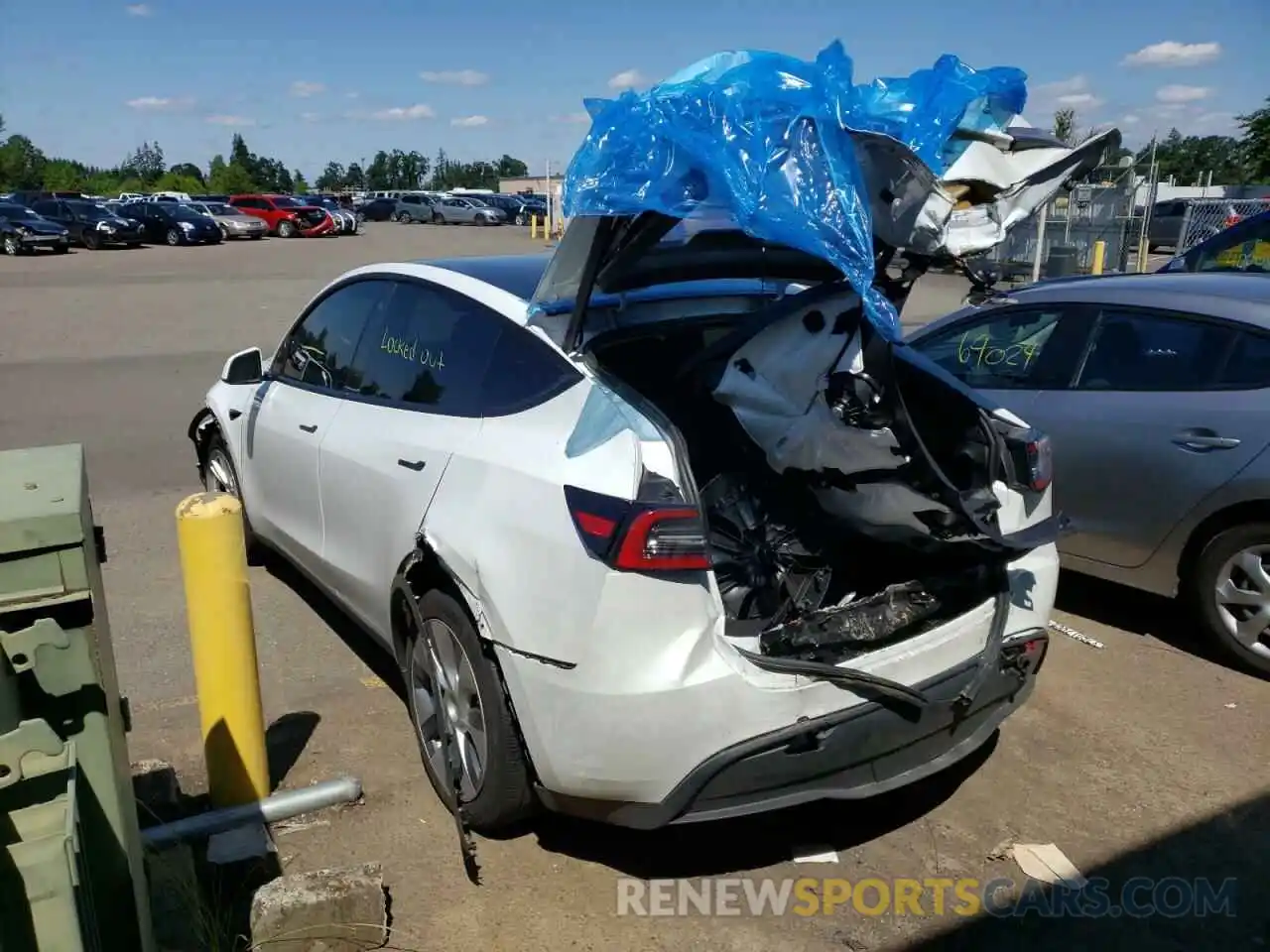 3 Photograph of a damaged car 5YJYGDEE8MF160239 TESLA MODEL Y 2021