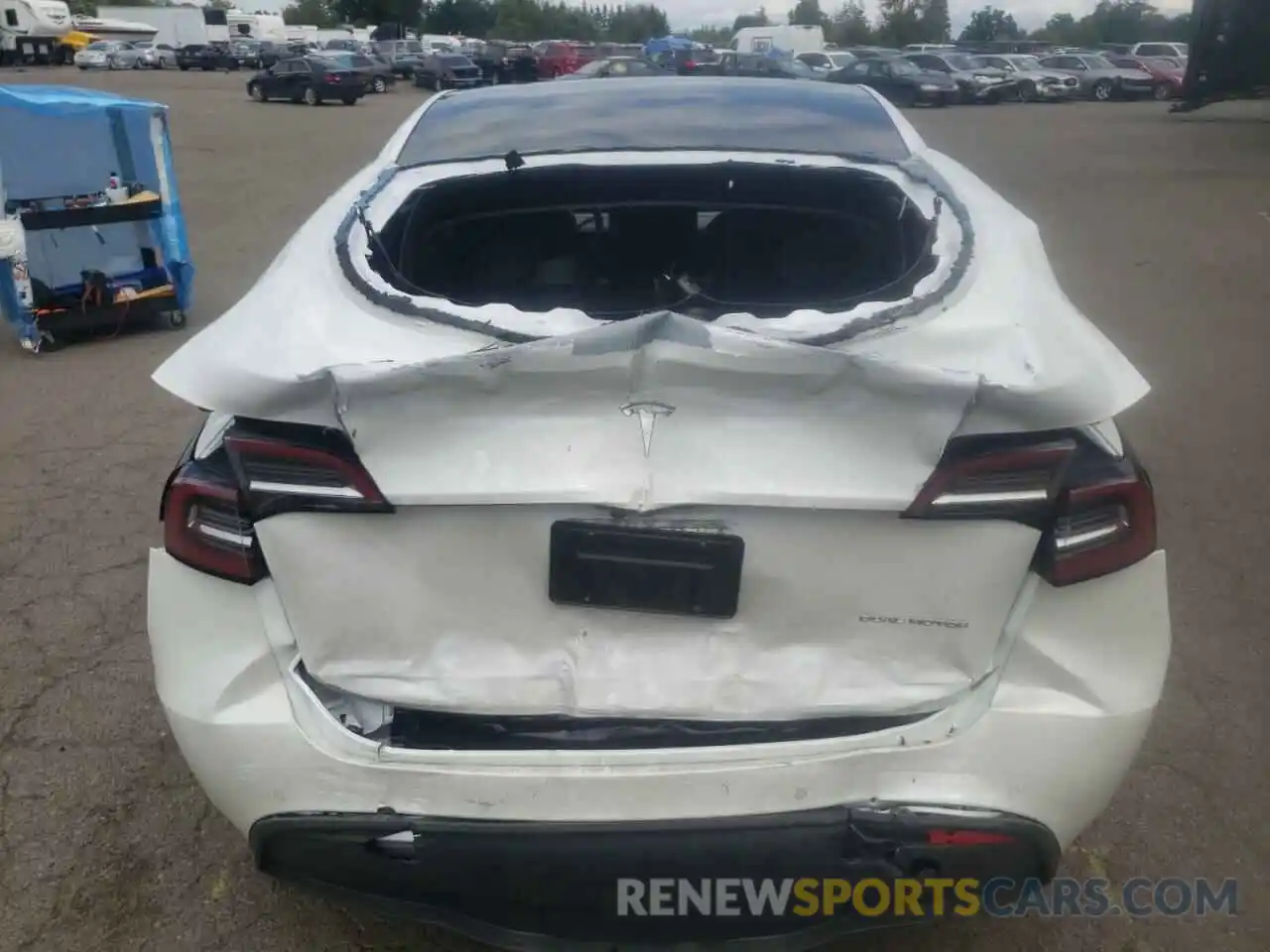 9 Photograph of a damaged car 5YJYGDEE8MF160239 TESLA MODEL Y 2021