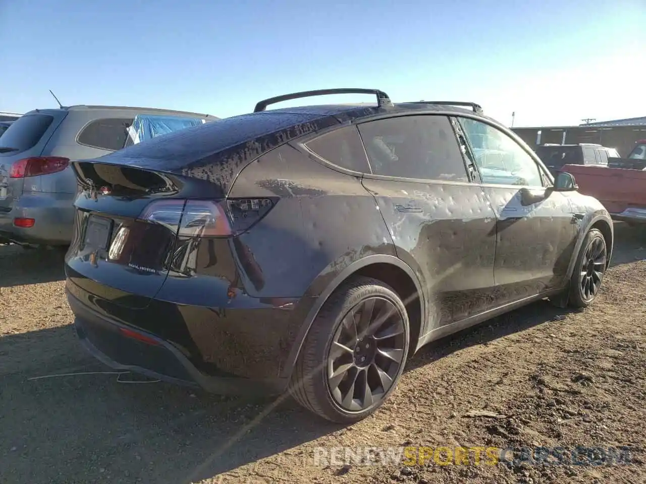 4 Photograph of a damaged car 5YJYGDEE8MF188283 TESLA MODEL Y 2021