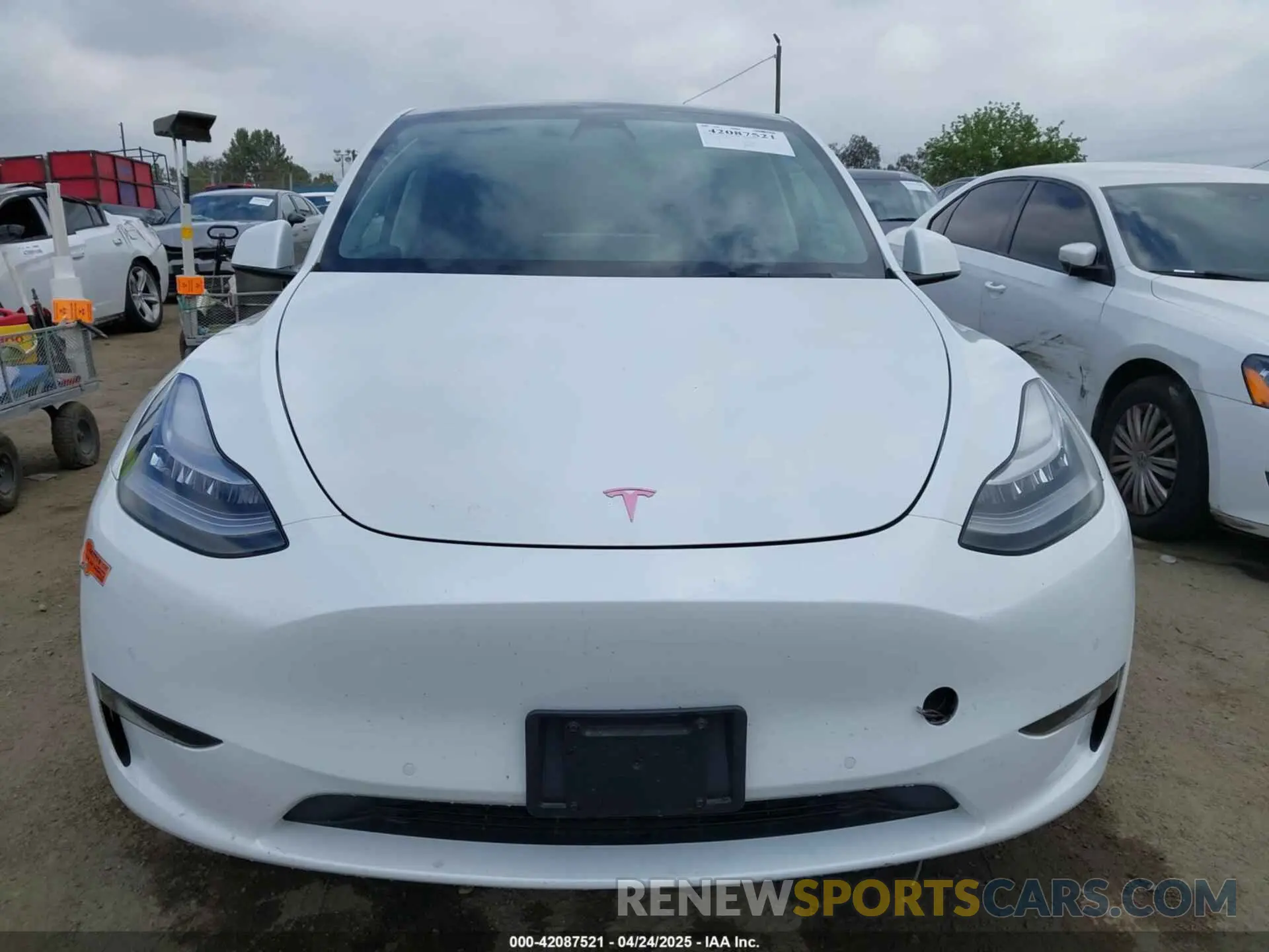 13 Photograph of a damaged car 5YJYGDEE8MF199686 TESLA MODEL Y 2021