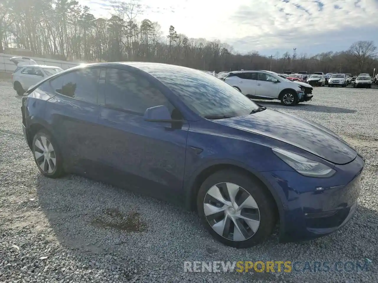 4 Photograph of a damaged car 5YJYGDEE8MF200447 TESLA MODEL Y 2021