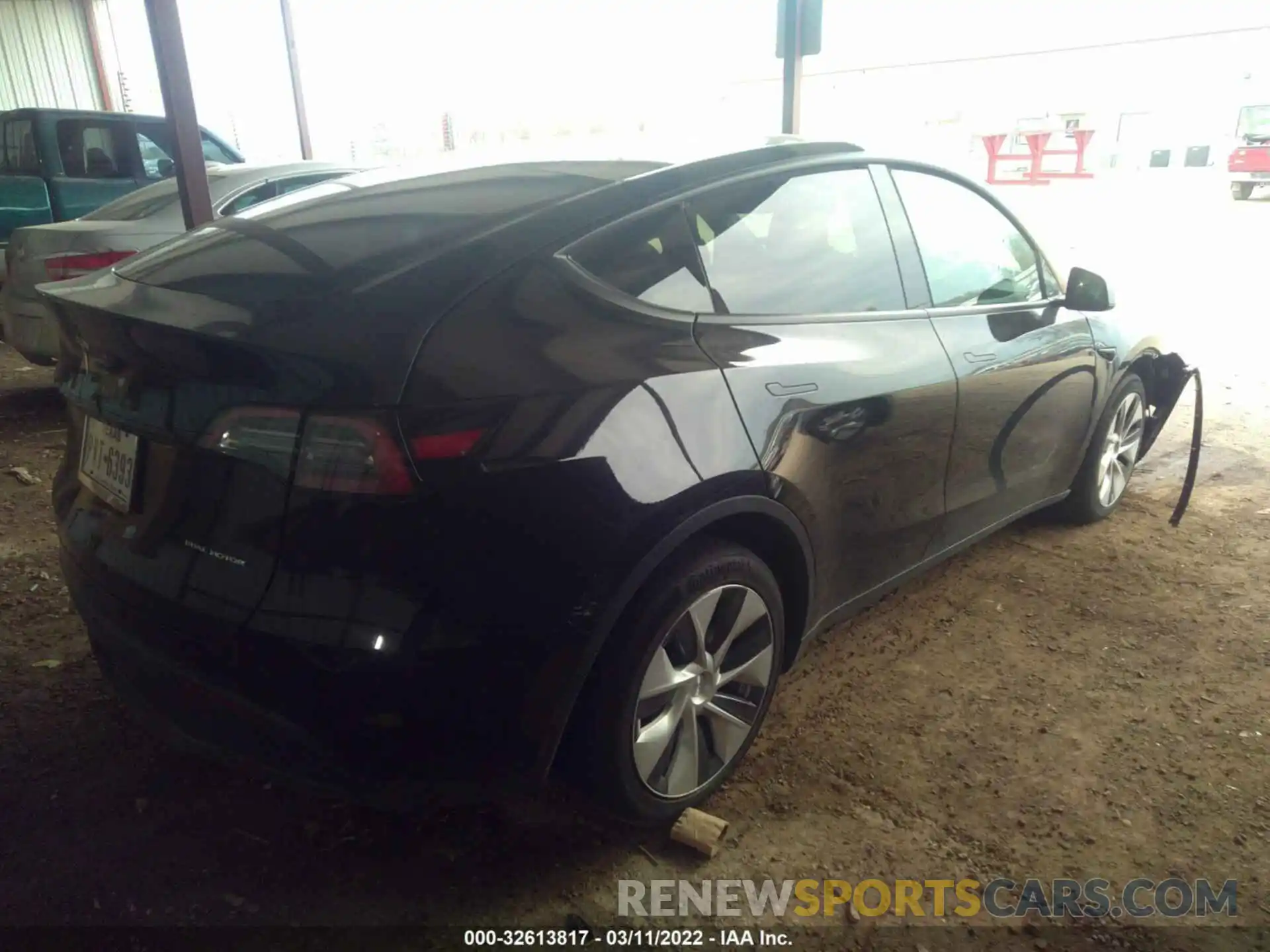 4 Photograph of a damaged car 5YJYGDEE8MF204093 TESLA MODEL Y 2021