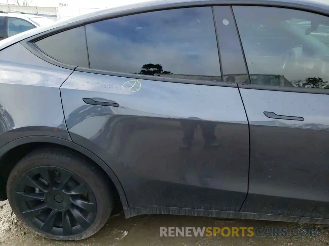 10 Photograph of a damaged car 5YJYGDEE8MF204580 TESLA MODEL Y 2021