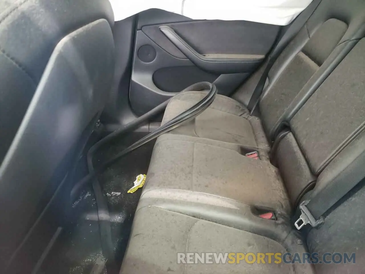 10 Photograph of a damaged car 5YJYGDEE8MF207009 TESLA MODEL Y 2021
